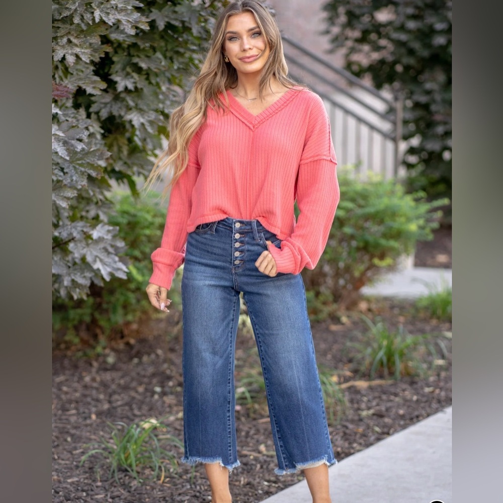 Judy Blue BUTTON FLY CROP WIDE LEG 
Jeans - Picture 2 of 9